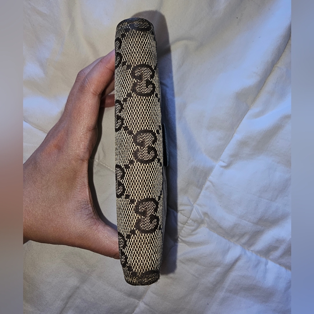 Authentic Gucci Wallet - Picture 16 of 17